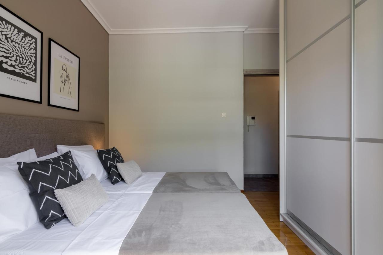 Spacious 2 Bedroom Apartment In Koukaki Athens Exterior photo