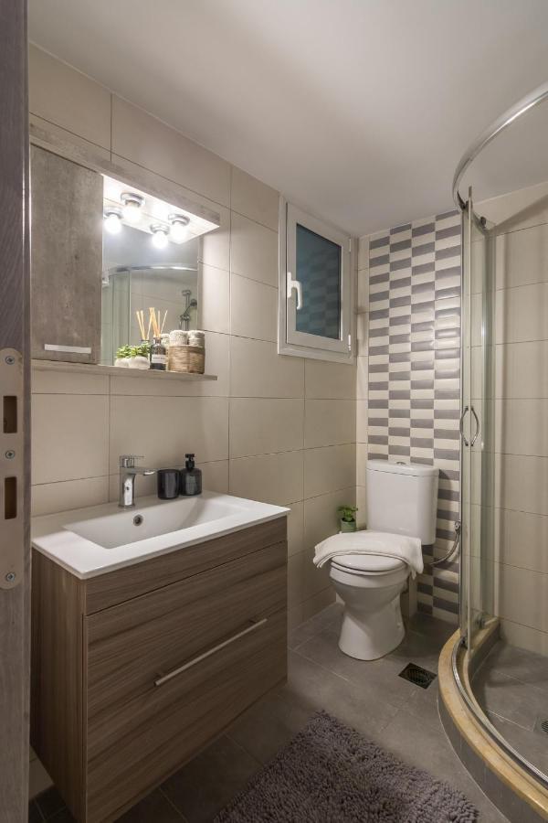 Spacious 2 Bedroom Apartment In Koukaki Athens Exterior photo